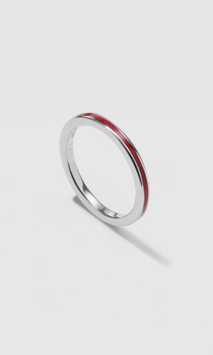 Тонкое кольцо с красной эмалью