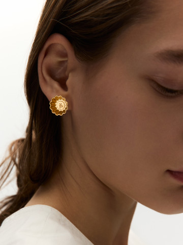 Avgvst x J.Kim Серьги мини-кексницы с позолотой