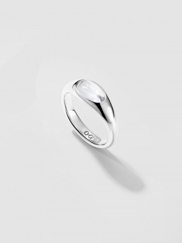 Перстень из белого золота с горным хрусталем