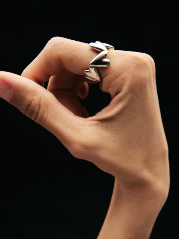 Кольцо танцующих сердец