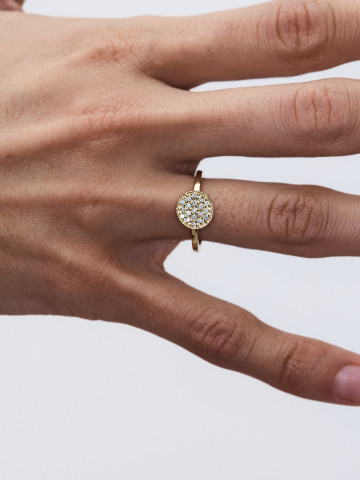 Помолвочное кольцо с бриллиантами из лимонного золота