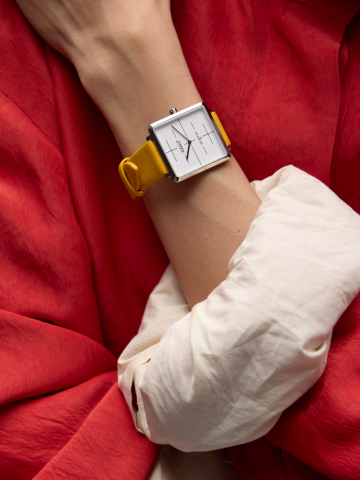 Часы Avgvst x Ракета с двумя ремнями