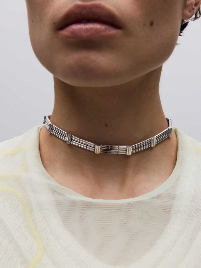 Чокер с часовым замком