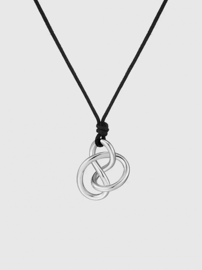 Математический узел на шнуре