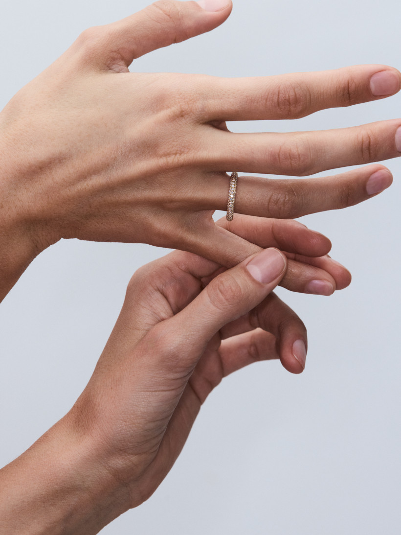 То самое кольцо с бриллиантами из лимонного золота