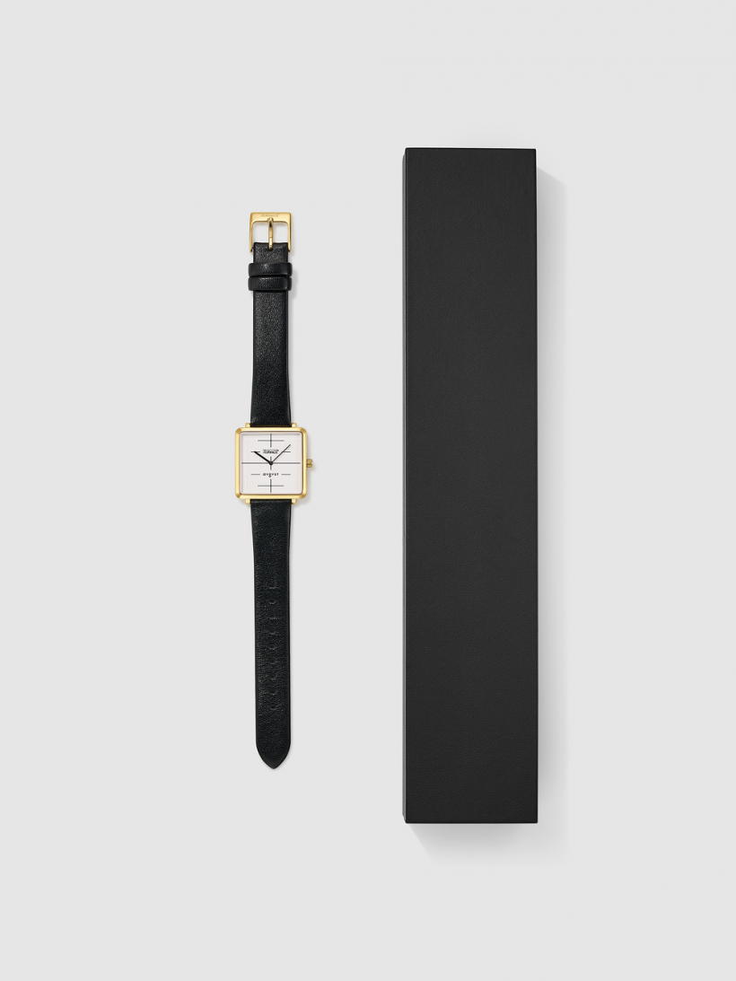 Часы Avgvst х Ракета в золотистом корпусе