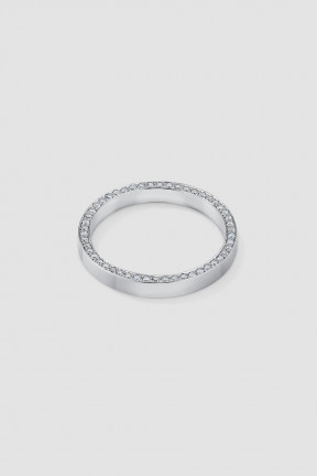 Обручальное кольцо тонкое с бриллиантами в грани