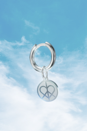 Монетка Peace & Love с белой эмалью