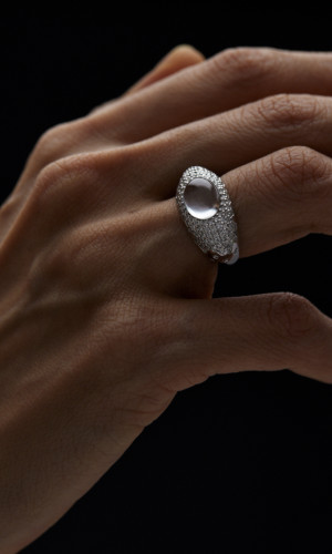 Перстень-галька с бриллиантами