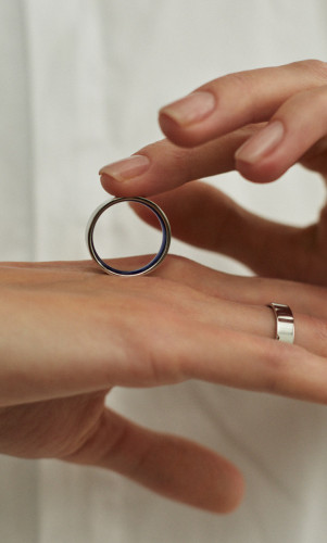Обручальное кольцо с эмалью внутри глянцевое