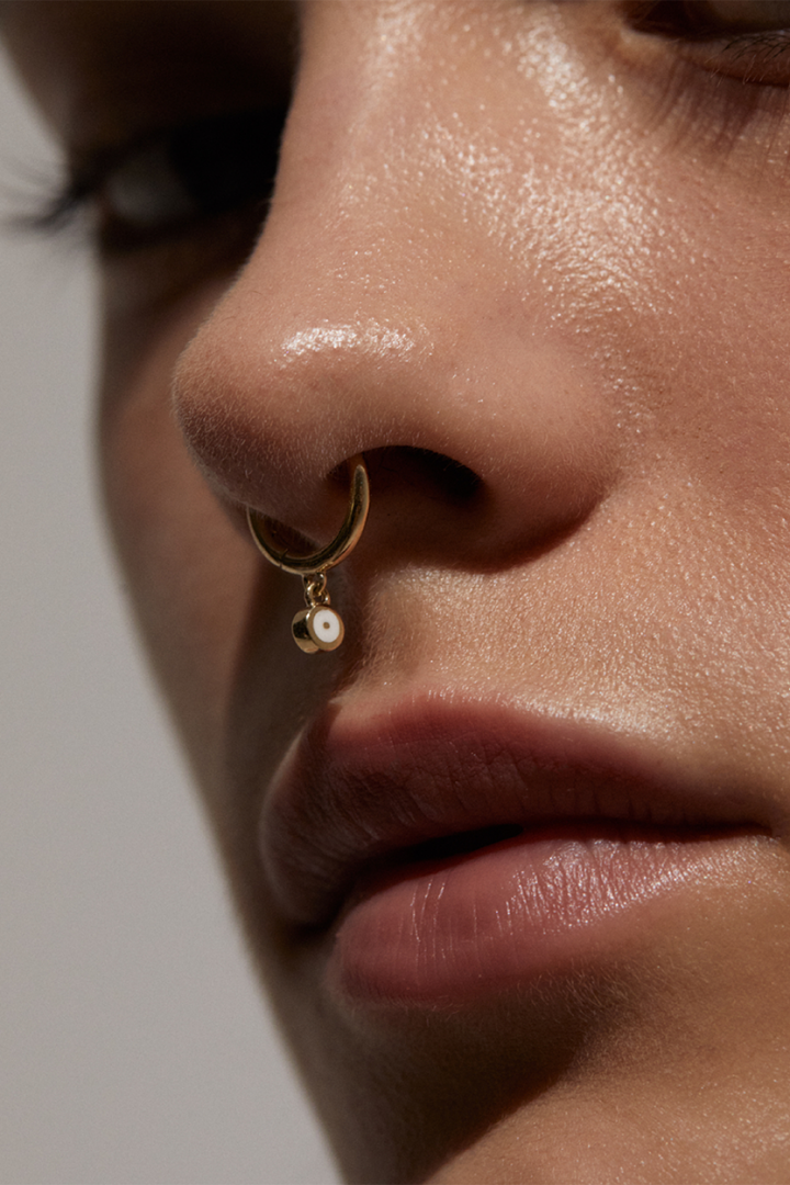 Кликер-луна из лимонного золота с белой эмалью