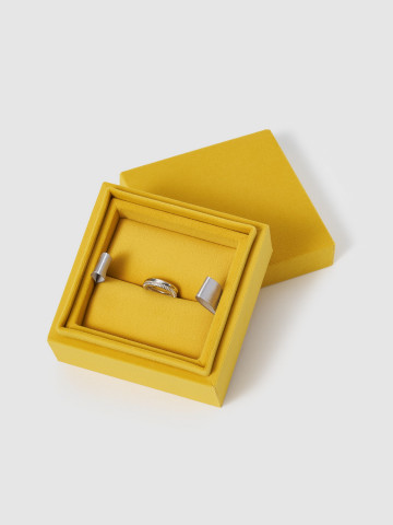 Подарочная шкатулка из велюра для кольца/серег