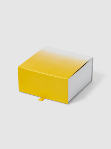 Подарочная коробка с градиентом